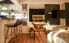 Calea Victoriei Modern Studio - Escape In The City Center