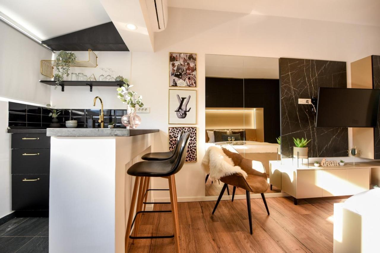 Calea Victoriei Modern Studio - Escape In The City Center Bucureşti Exterior foto