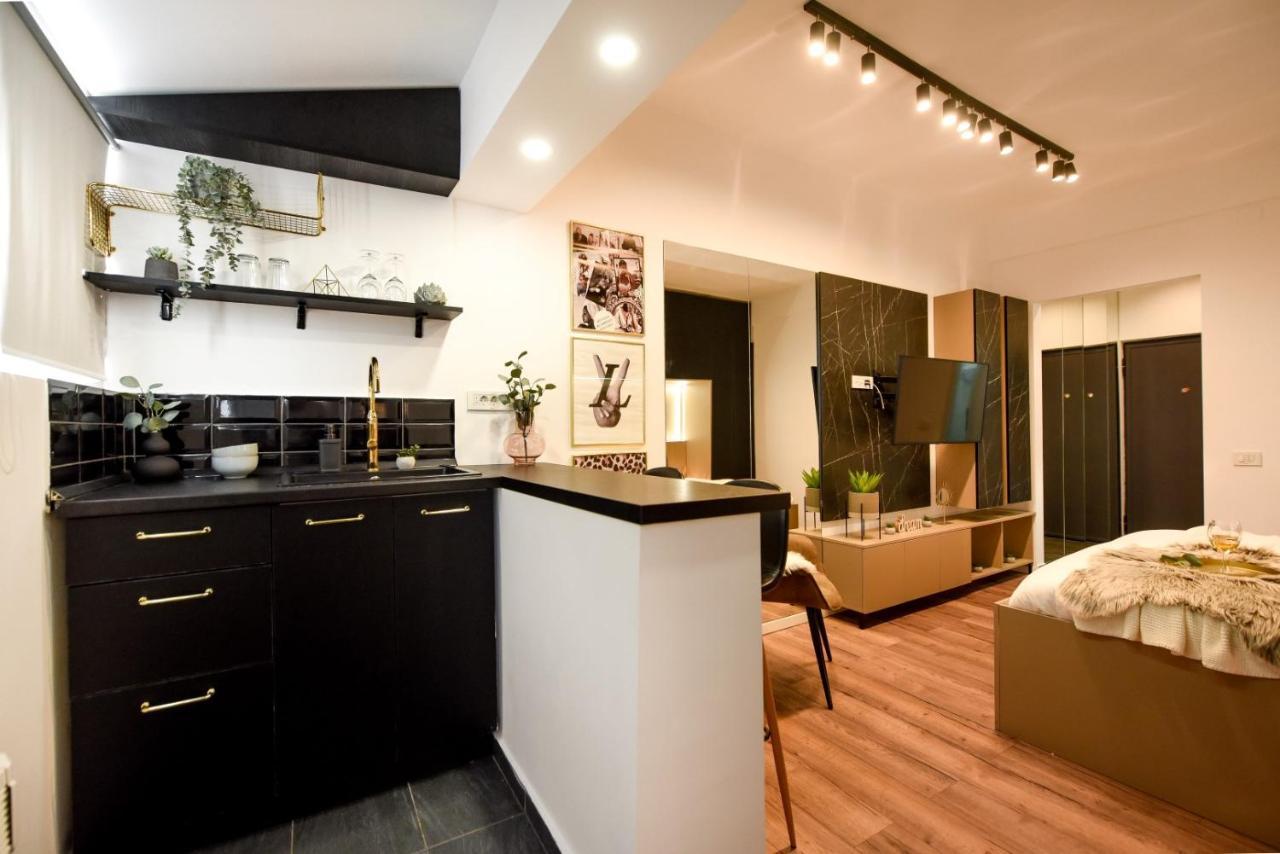 Calea Victoriei Modern Studio - Escape In The City Center Bucureşti Exterior foto
