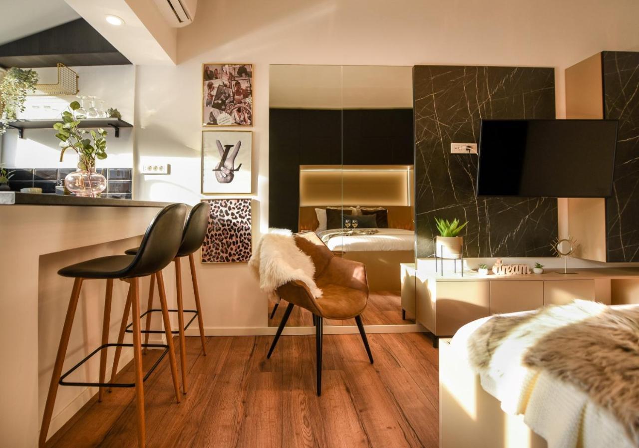 Calea Victoriei Modern Studio - Escape In The City Center Bucureşti Exterior foto